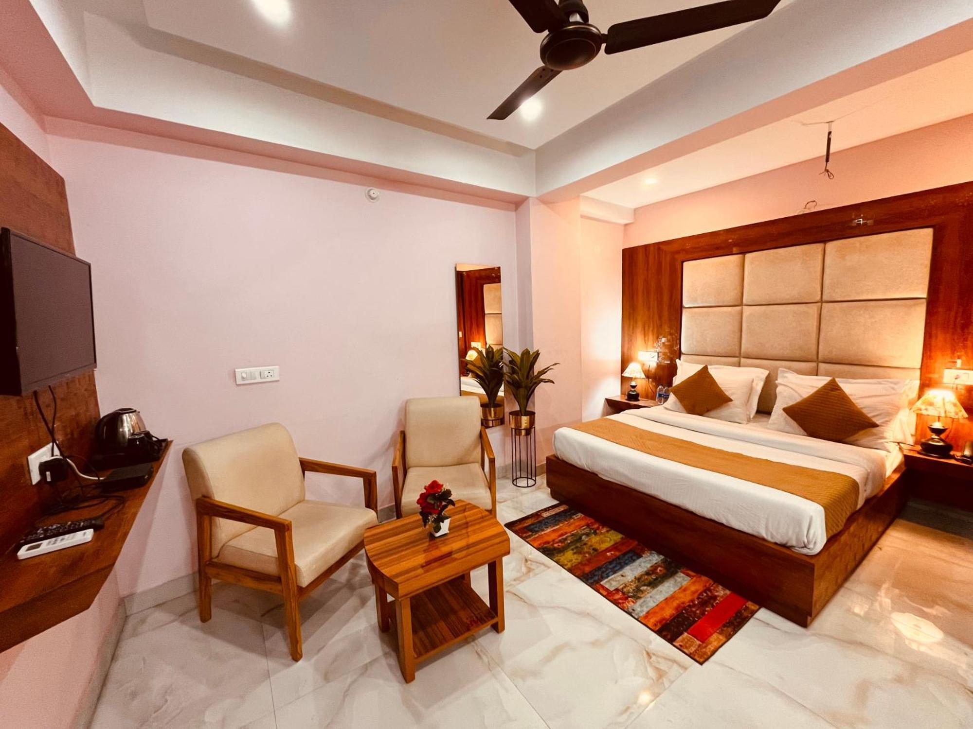 Hotel Golden Temple View By La Casa, Amritsar #Top Rated #Most Awarded #Swimming Pool #Prime Location #Luxury Rooms #Parking #Rooftop Cafe Exterior foto