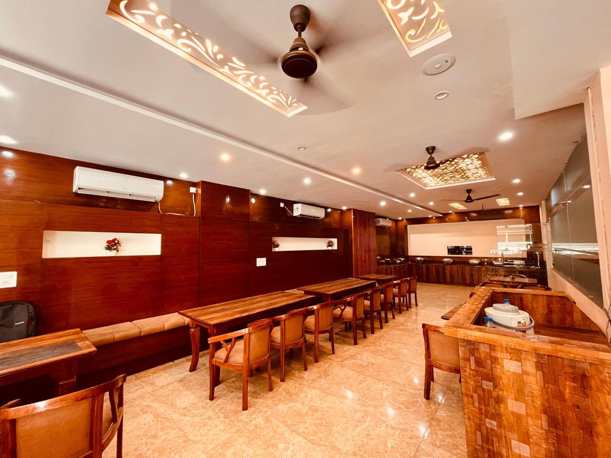 Hotel Golden Temple View By La Casa, Amritsar #Top Rated #Most Awarded #Swimming Pool #Prime Location #Luxury Rooms #Parking #Rooftop Cafe Exterior foto